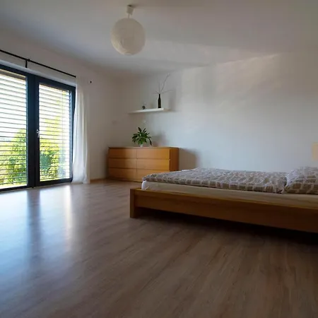 Wellness - Vodni Nadrz Slapy - 40km Od Prahy *
