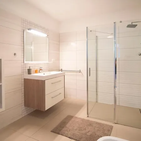 Wellness - Vodni Nadrz Slapy - 40km Od Prahy Feriehus Necin